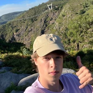 Meet your Posher, Ethan